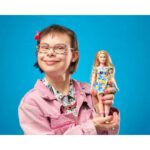 Barbie lance sa première poupée atteinte de Trisomie 21